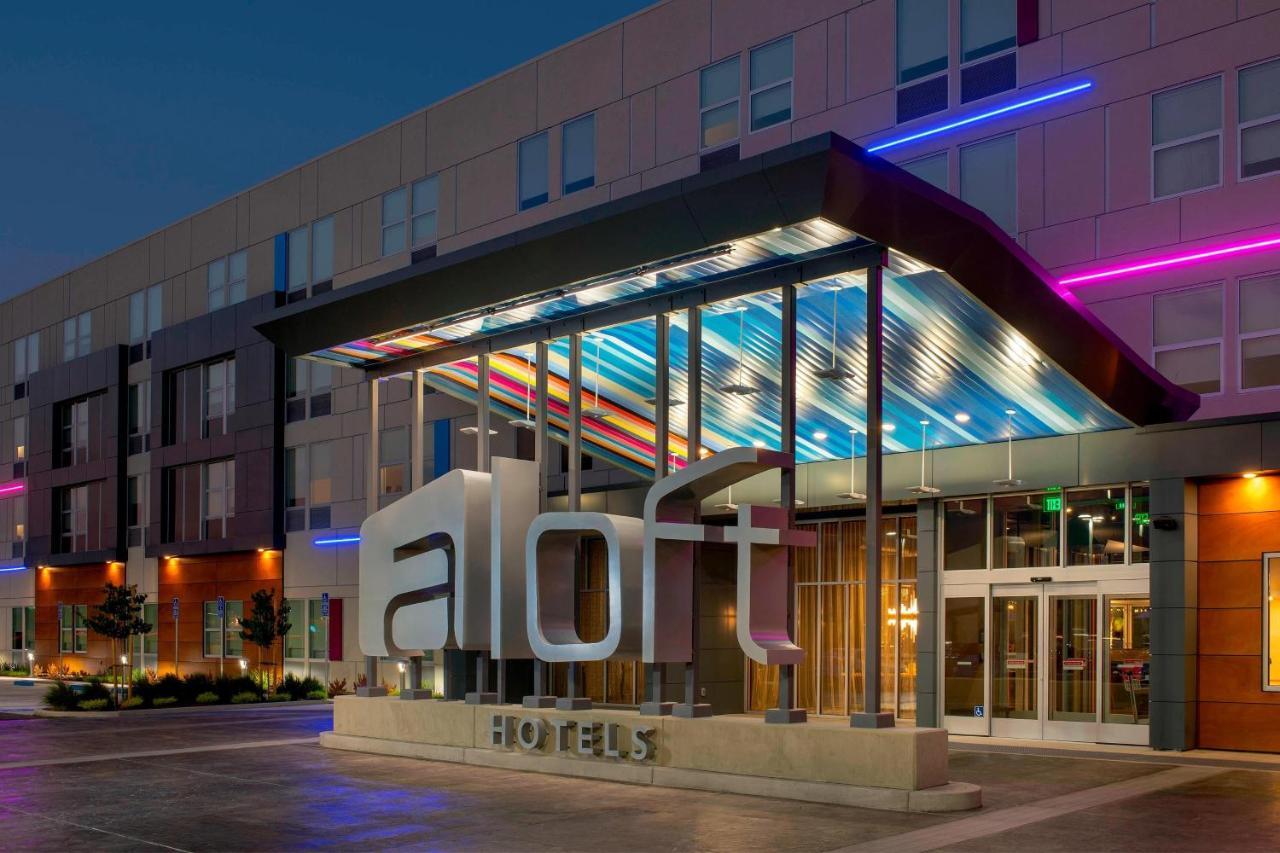 Aloft Omaha West Hotel Exterior photo